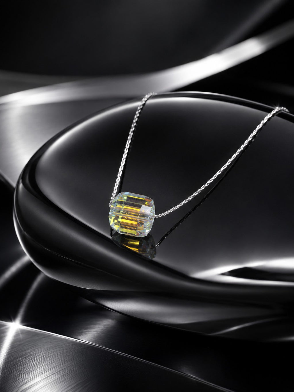 Le collier sucre en cristal argenté