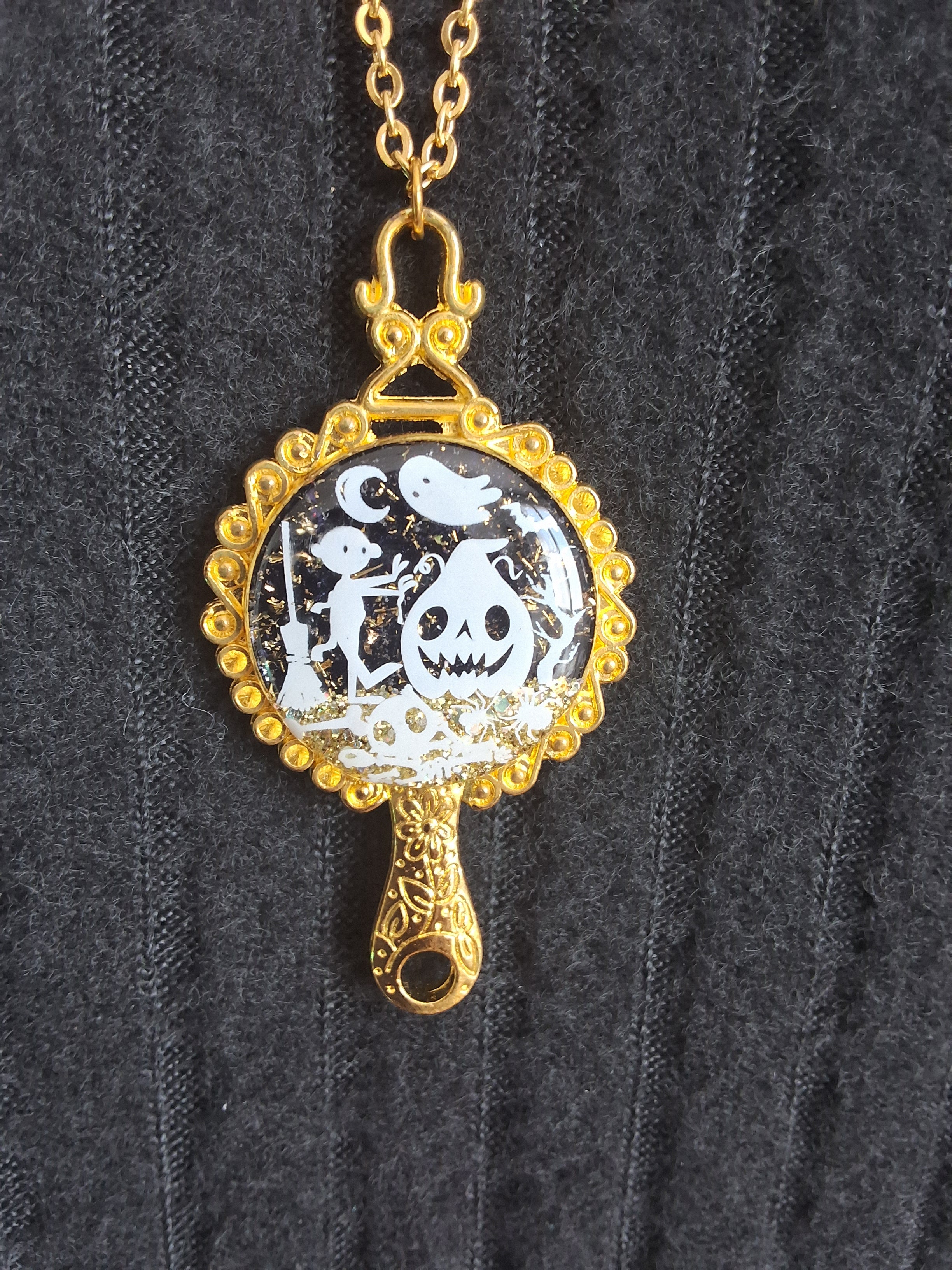 Collier Citrouille Malicieuse – Nuit d’Halloween Fluorescente