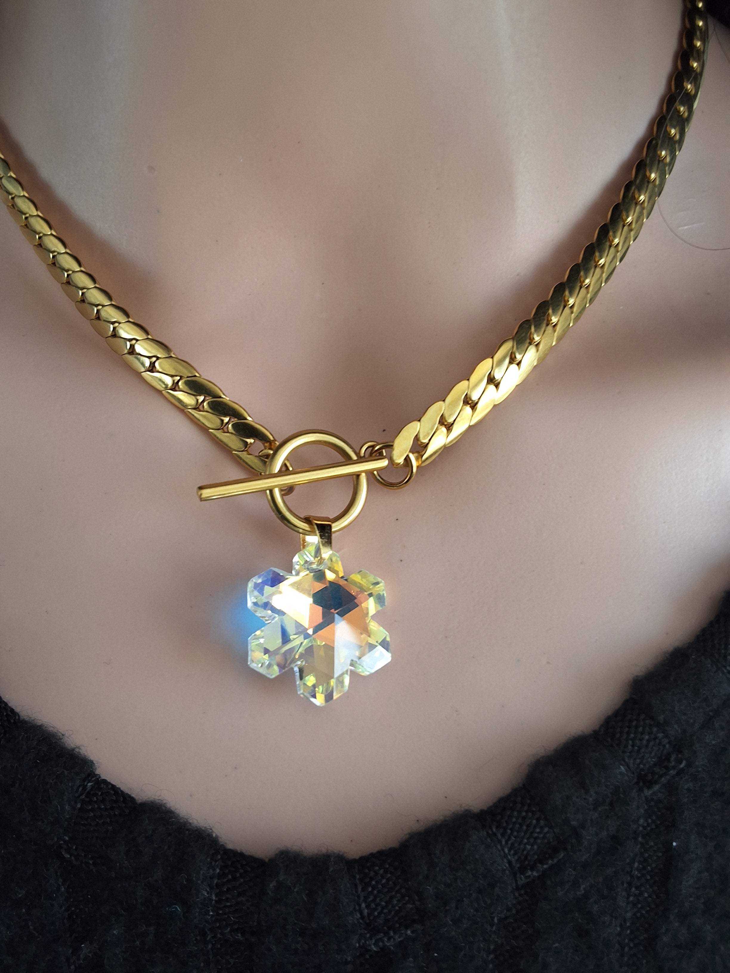 Collier étoile pharmacie or
