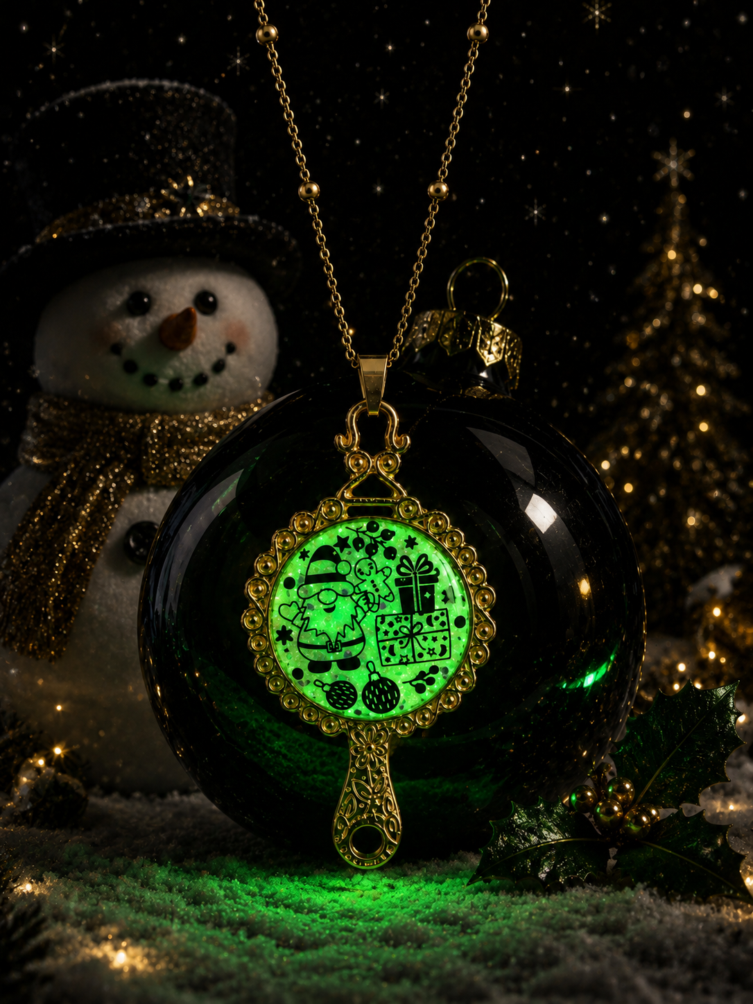 Collier Féerie de Noël Fluorescent – Création Artisanale Plaquée Or 18 Carats