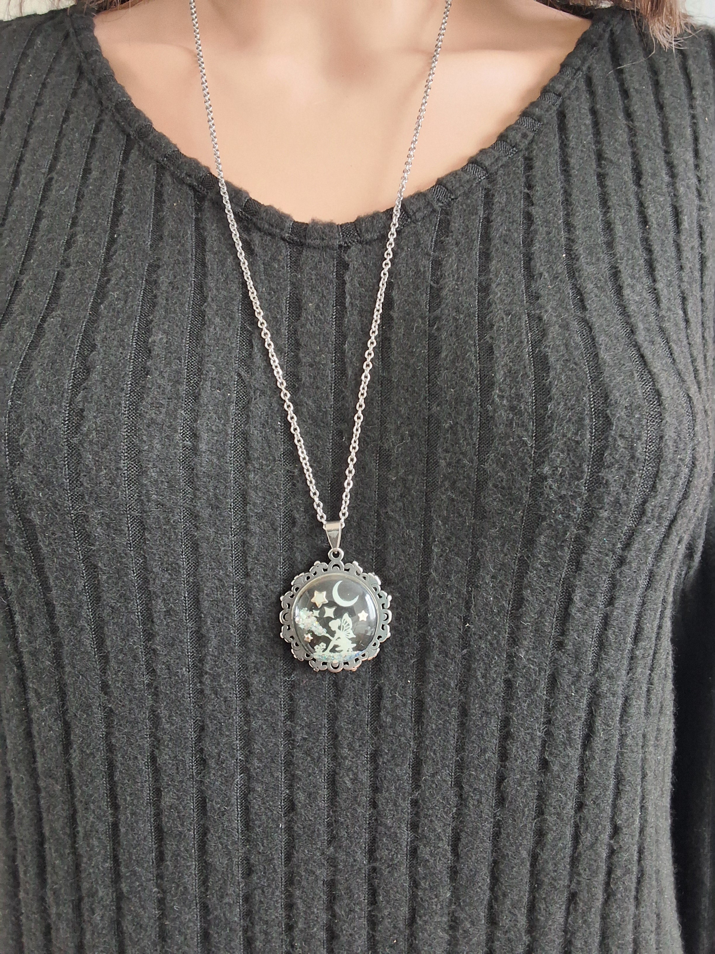 Collier de la fée luna avec tornade sur grosse perle magique