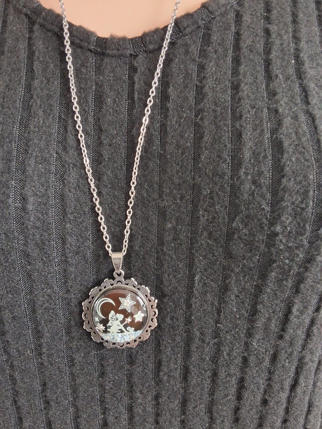 Collier de la fée luna avec grosse perle magique sous la bonne étoile .