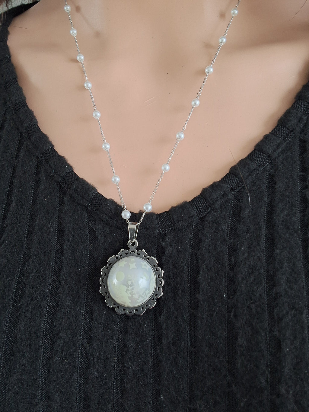 Collier rond à dentelle moyenne perle blanche de la fée jadelia