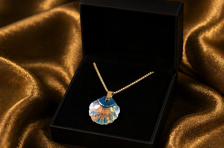 Collier coquillage en cristal doré