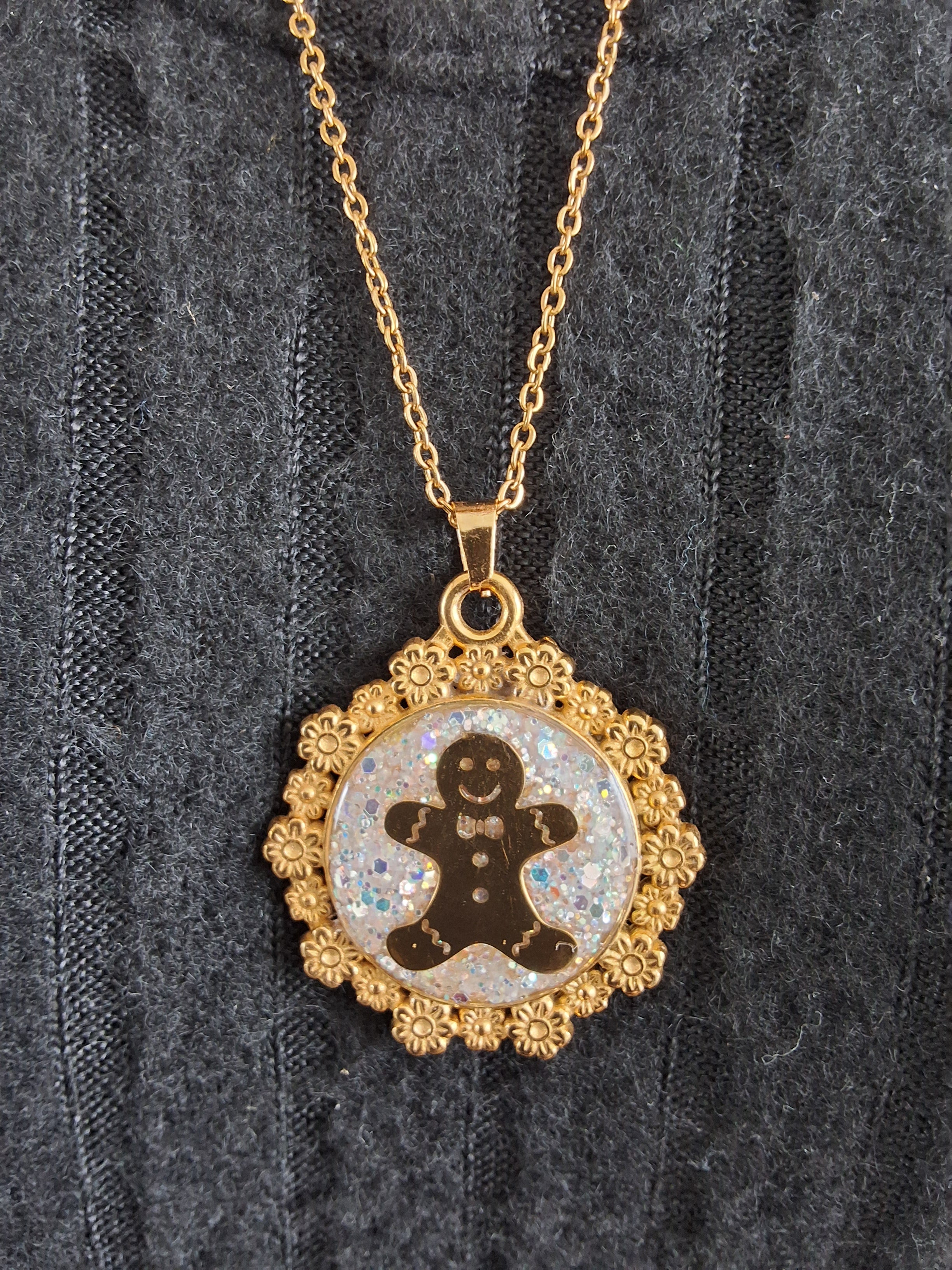 Collier petit biscuit fluorescent version longue