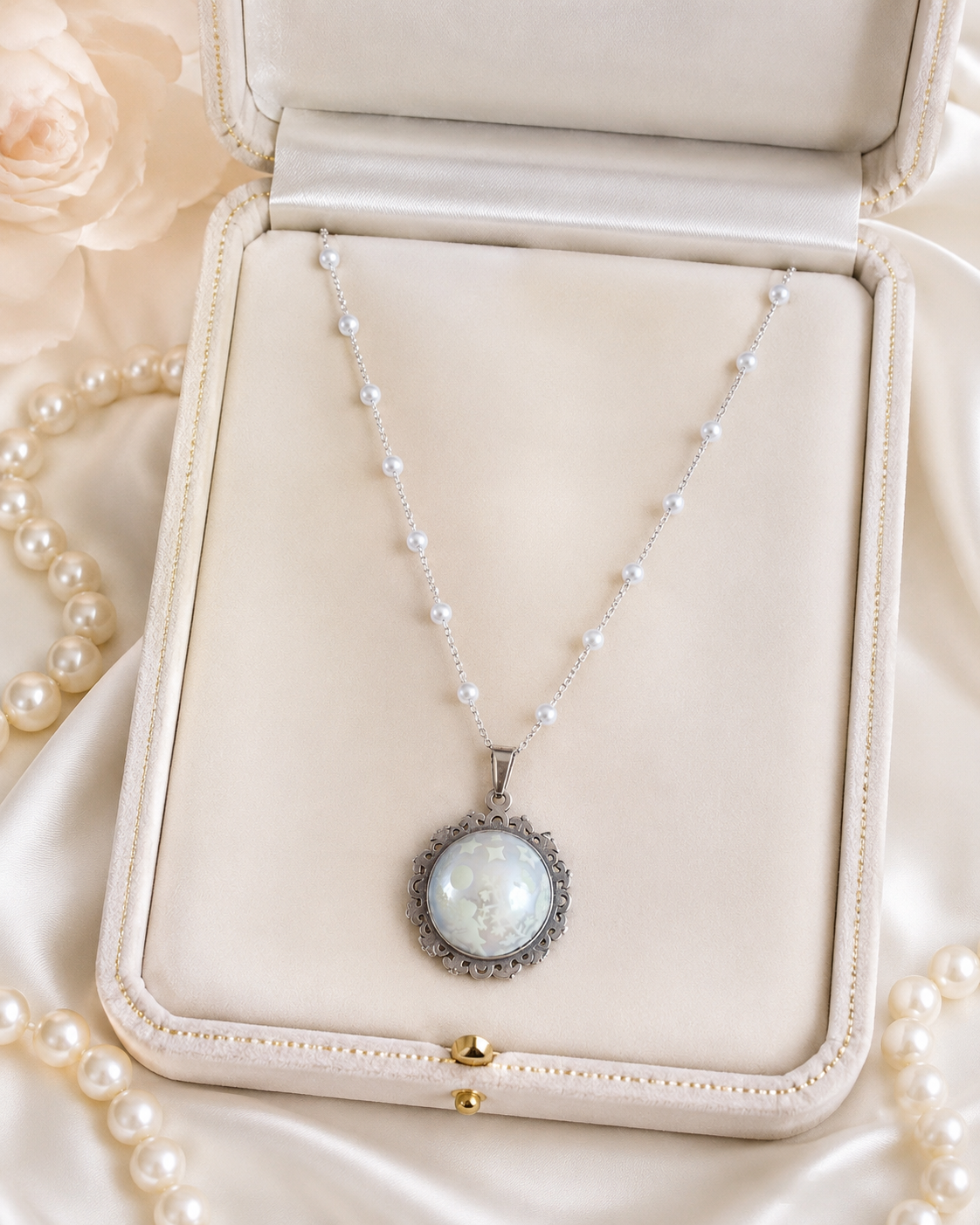 Collier rond à dentelle moyenne perle blanche de la fée jadelia