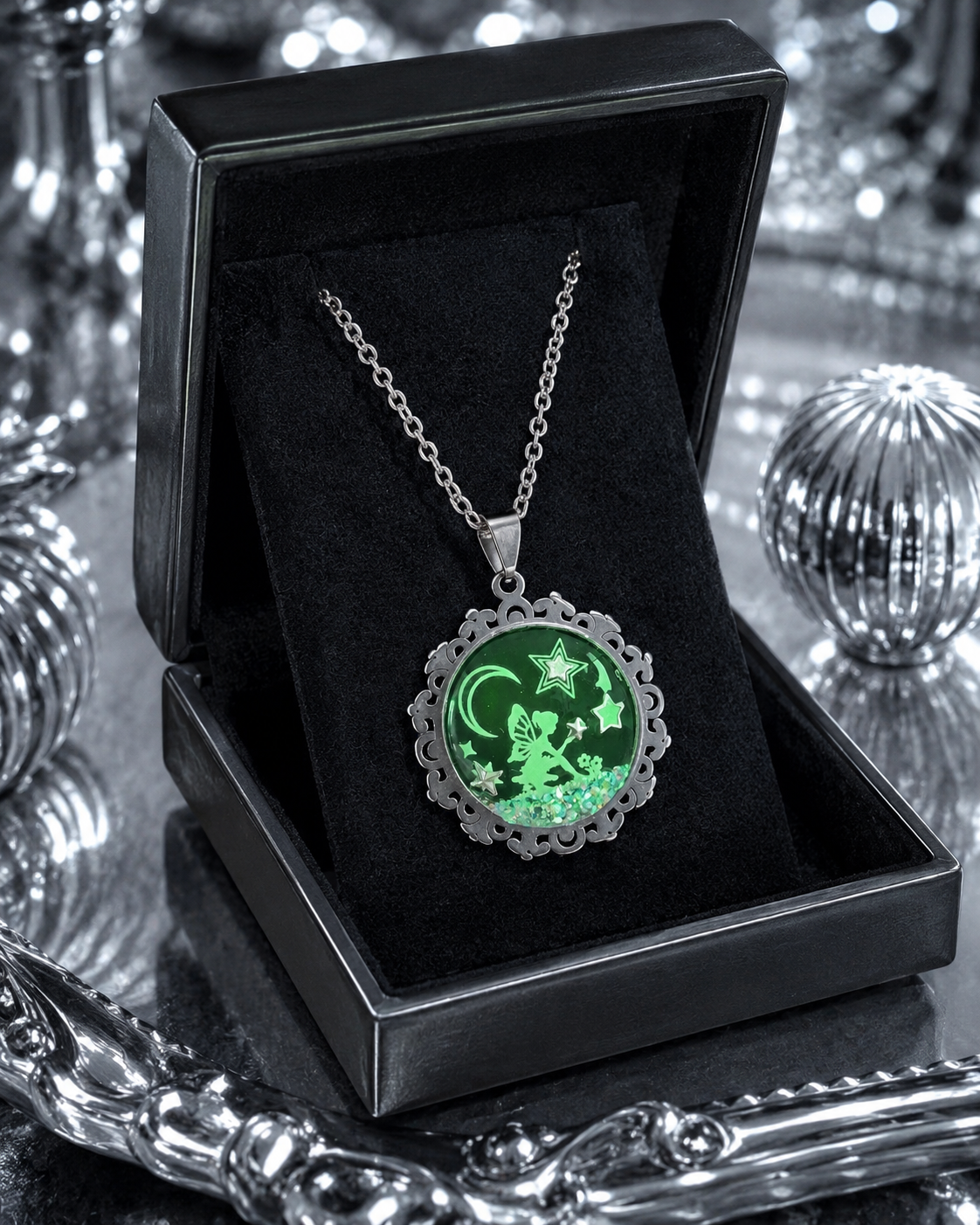 Collier de la fée luna avec grosse perle magique sous la bonne étoile .