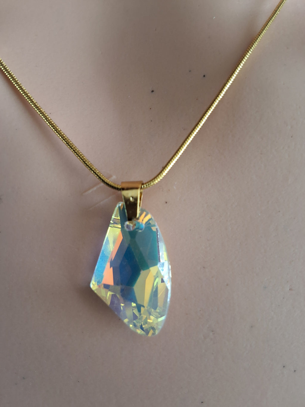 Collier ailes d’ange en cristal