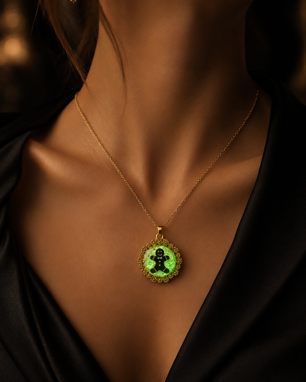 Collier petit biscuit fluorescent version longue or