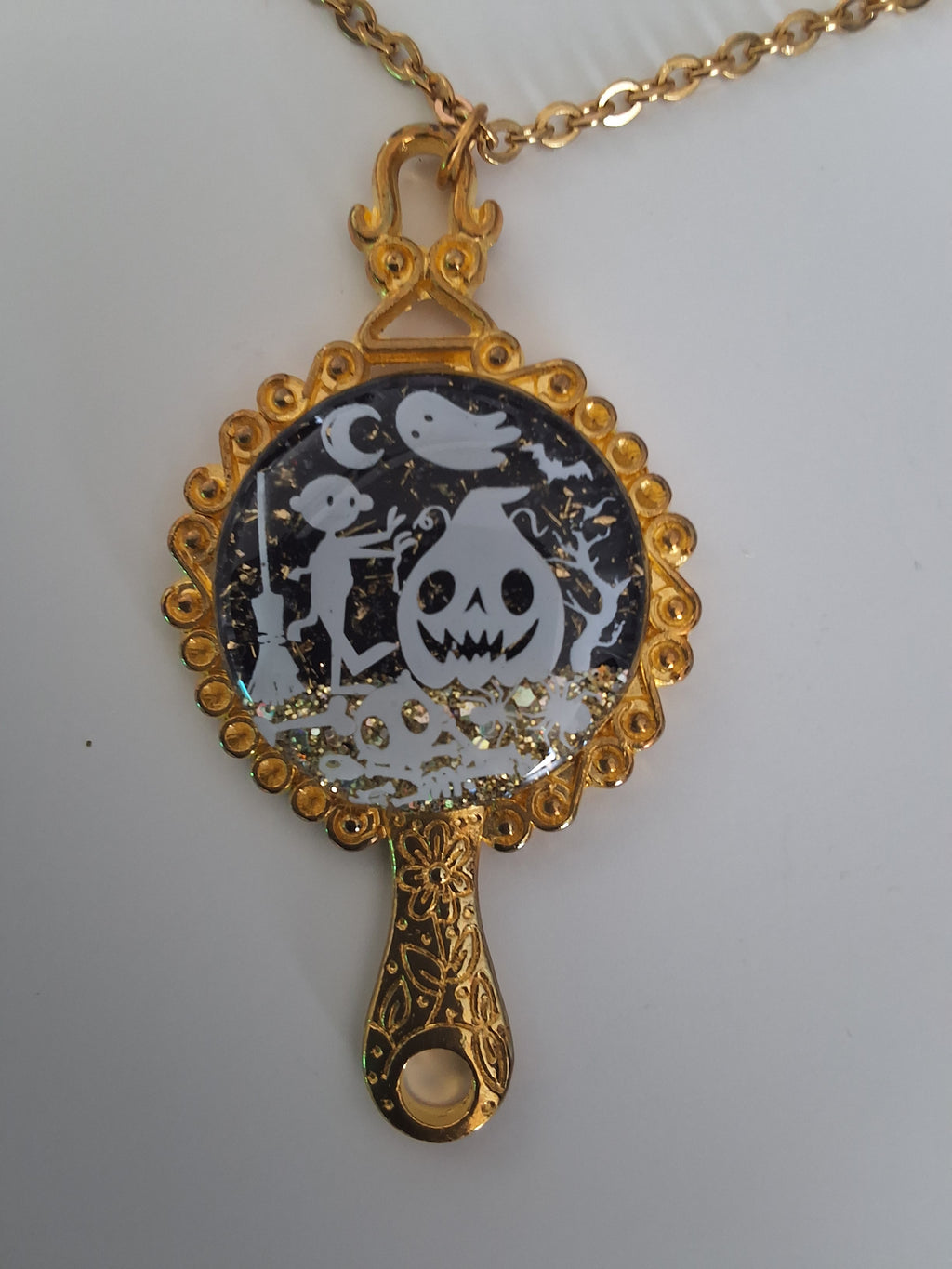 Collier Citrouille Malicieuse – Nuit d’Halloween Fluorescente