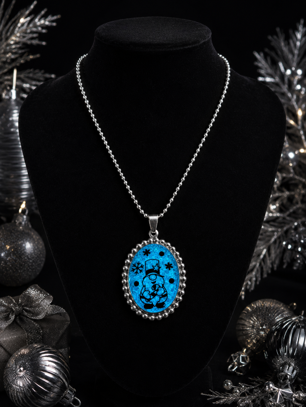 Collier Lutin du Père Noël – Magie Fluorescente bleu
