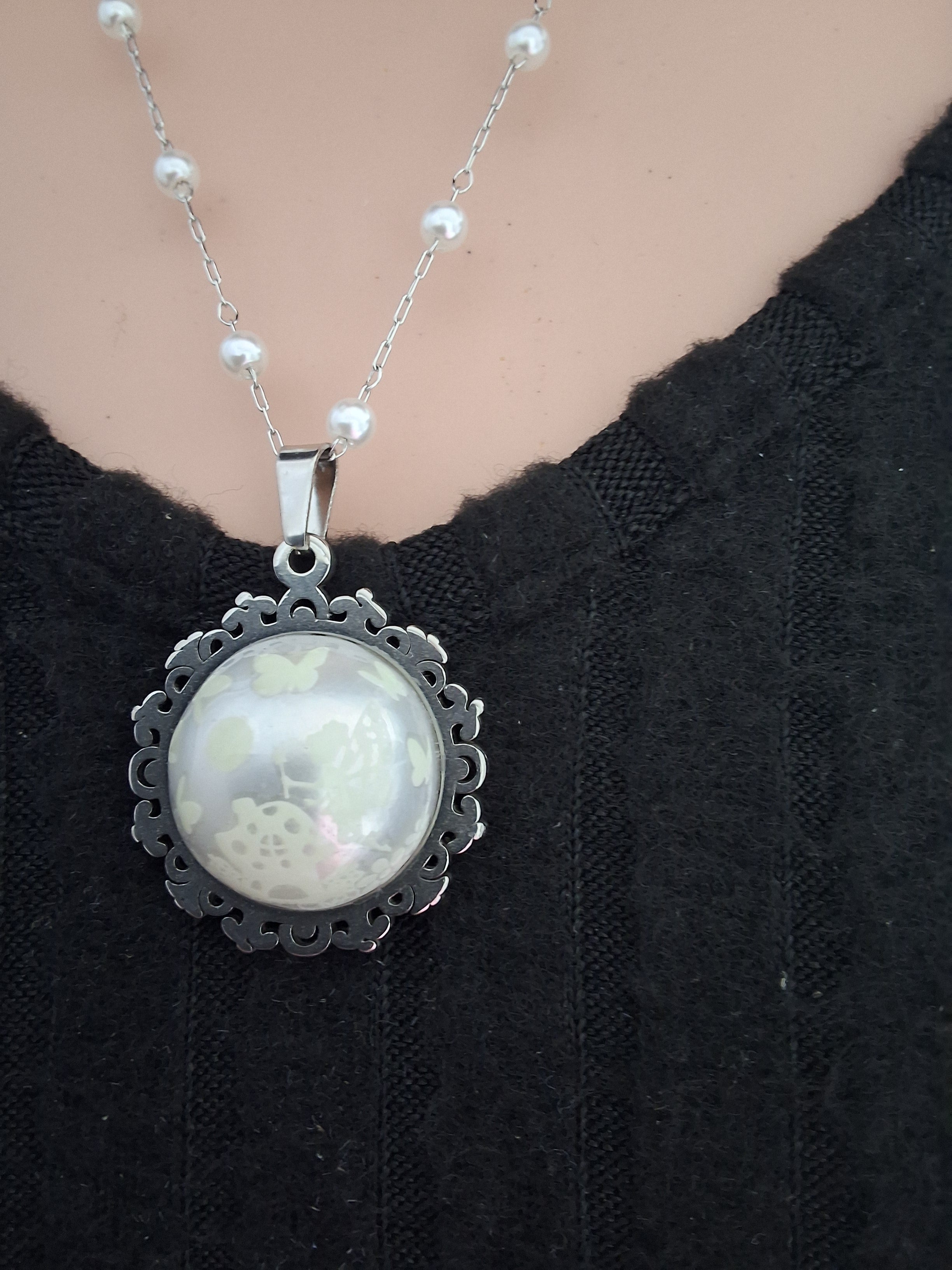 Collier rond à dentelle moyenne perle blanche de la fée félicia