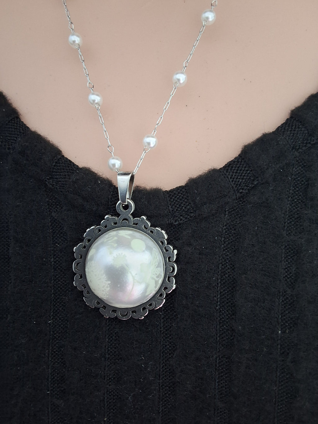 Collier rond à dentelle moyenne perle blanche de la fée kanys