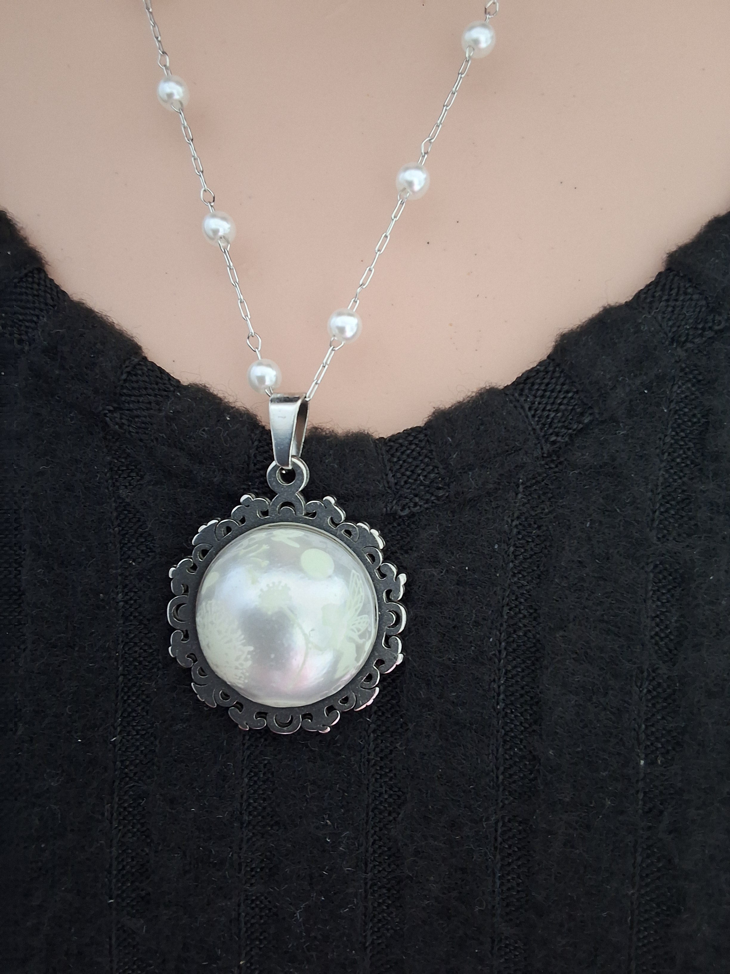 Collier rond à dentelle moyenne perle blanche de la fée kanys