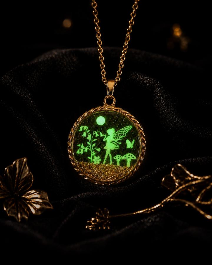 Collier avec pendentif rond à corde de la fée jadelia or