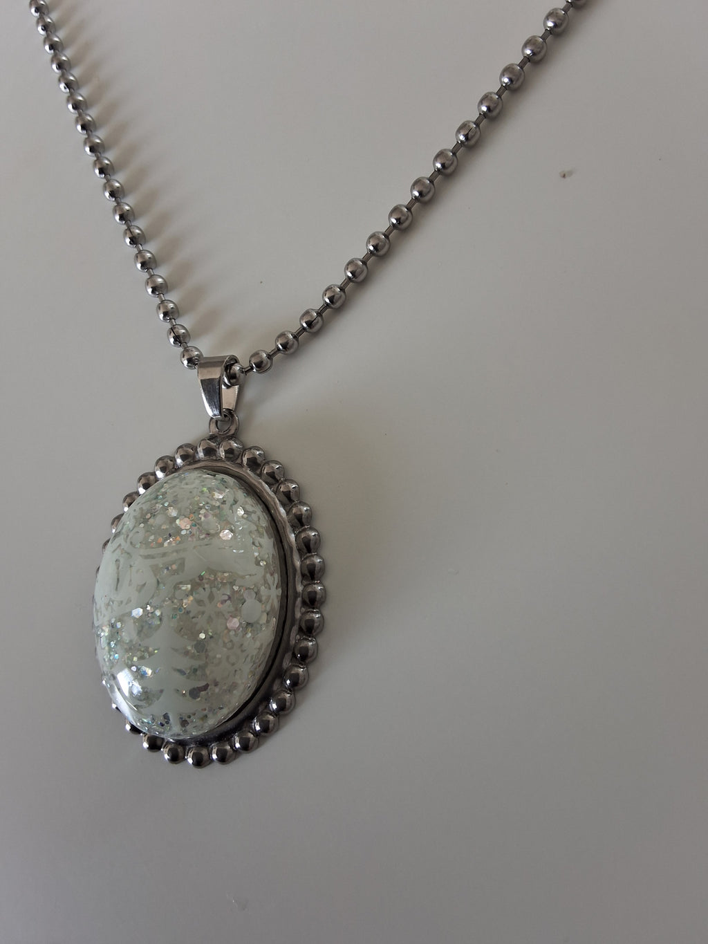 Collier Père Noël – Magie de Noël Scintillante