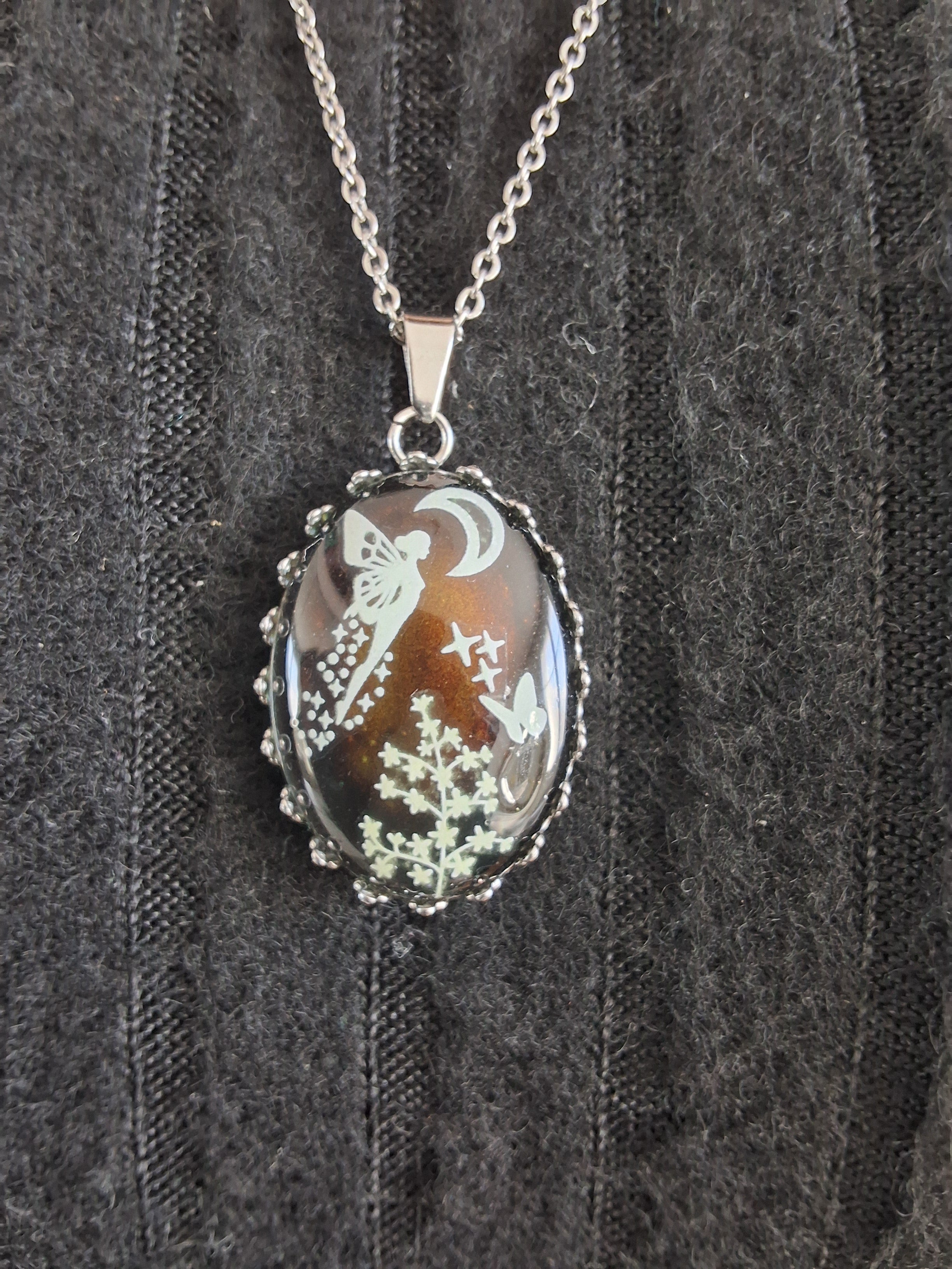 Collier de la fée lumina sur perle changeante .