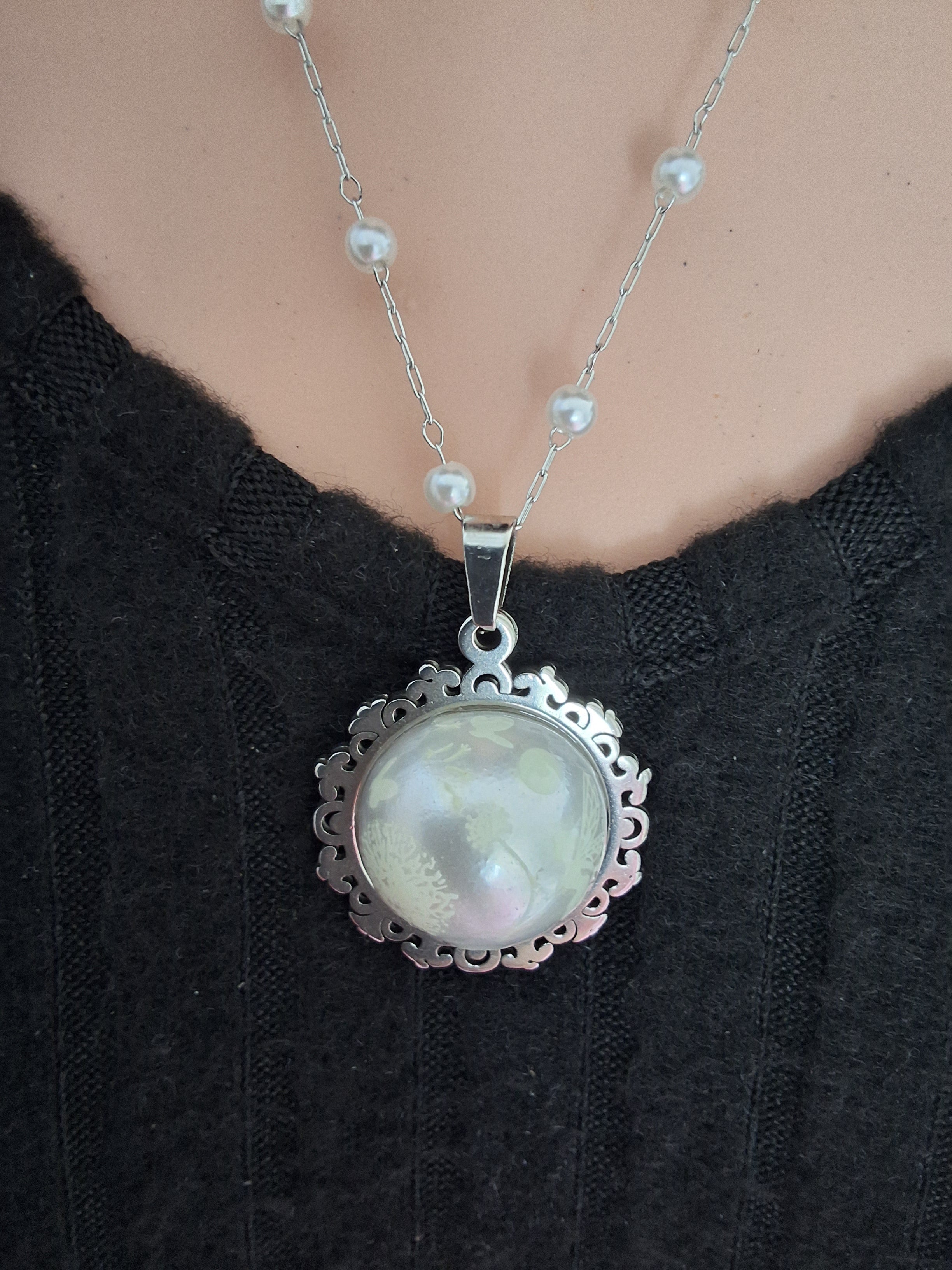 Collier rond à dentelle moyenne perle blanche de la fée kanys