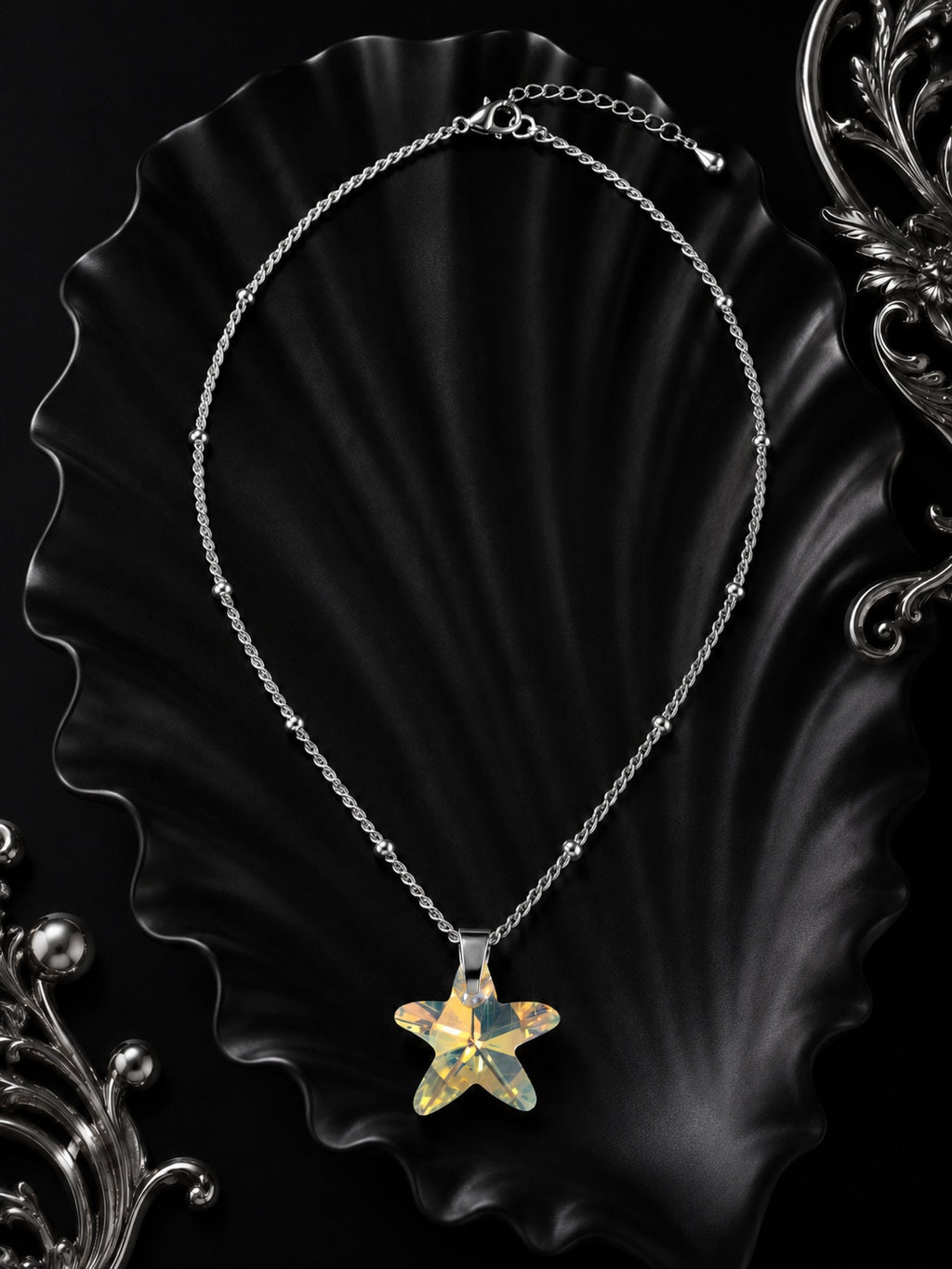 Le collier petite étoile de mer en cristal argenté