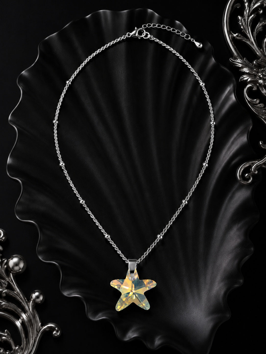 Le collier petite étoile de mer en cristal argenté