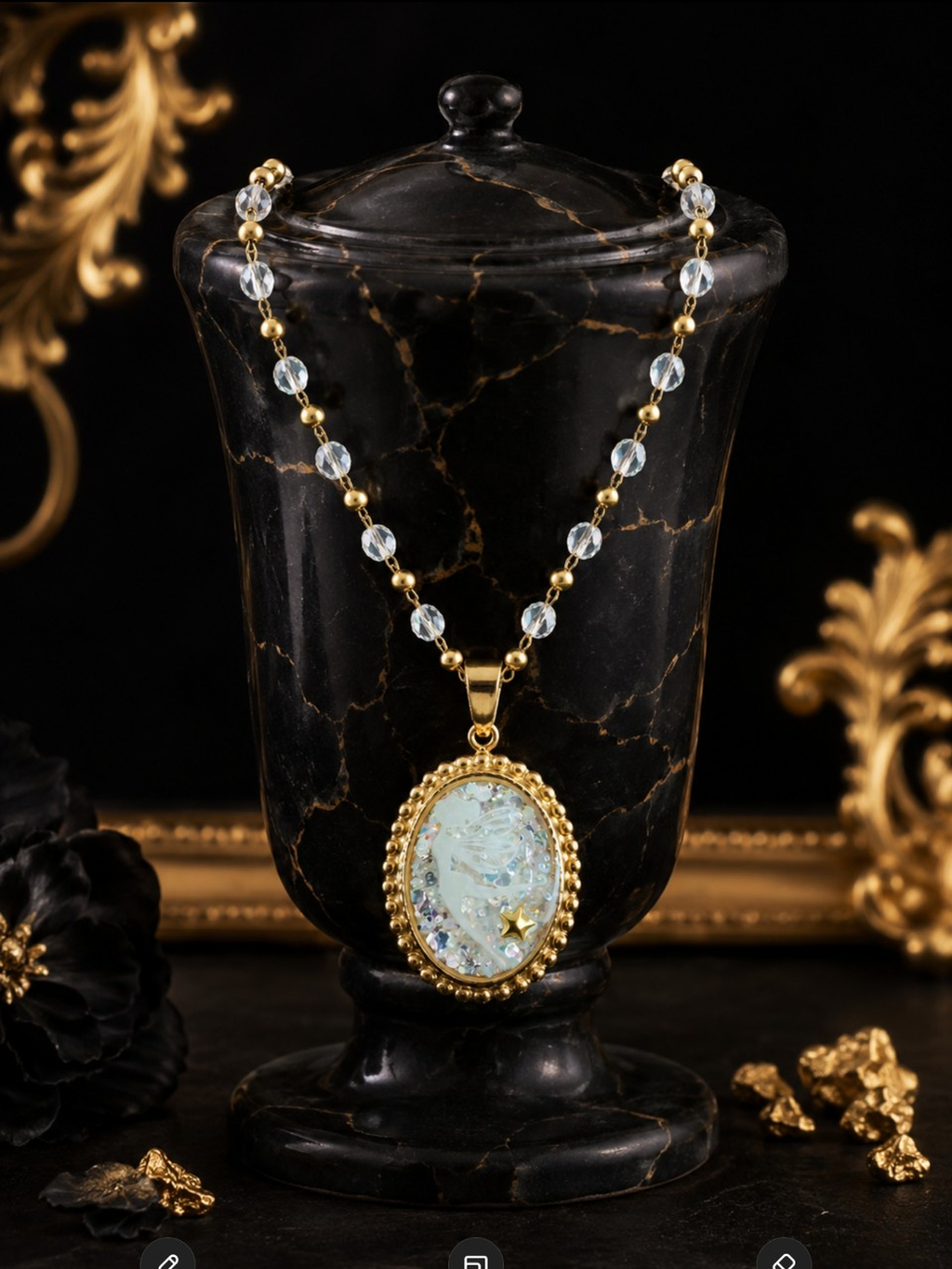 Collier Planissette – Fée lumineuse aux petits cristaux transparents